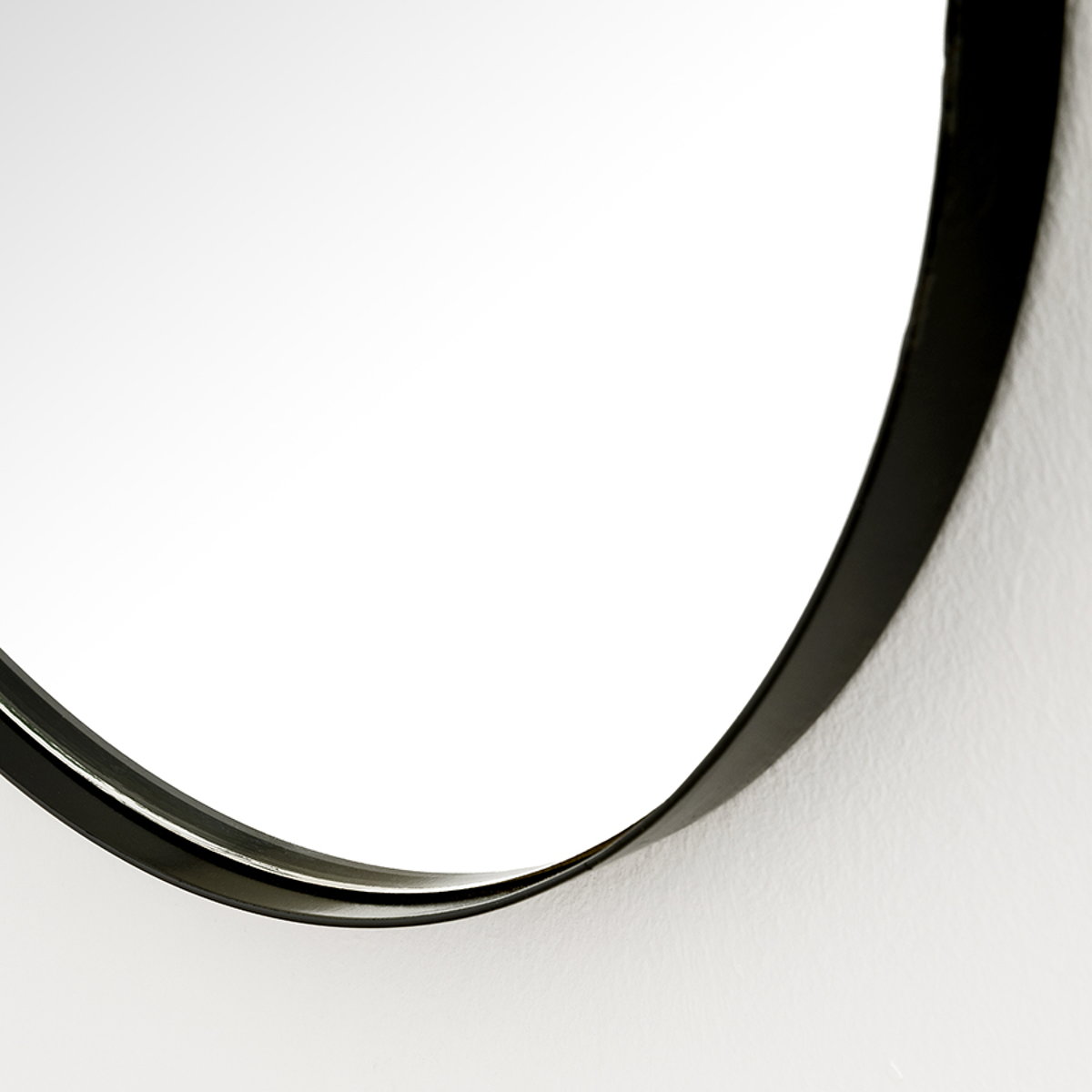 Egel espejo negro mediano