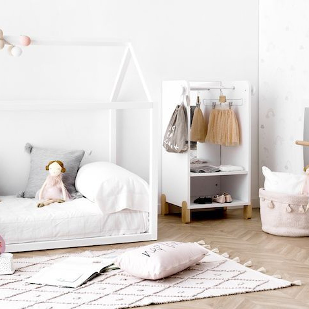 Mini cama casita blanca